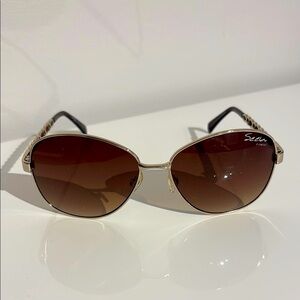 Seen Brown Aviator Sunglasses with Gradient Lenses GUC